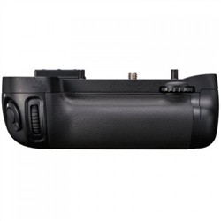 Nikon MB-D15 Grip Multi Power Battery Pack for Nikon D7100 D7200